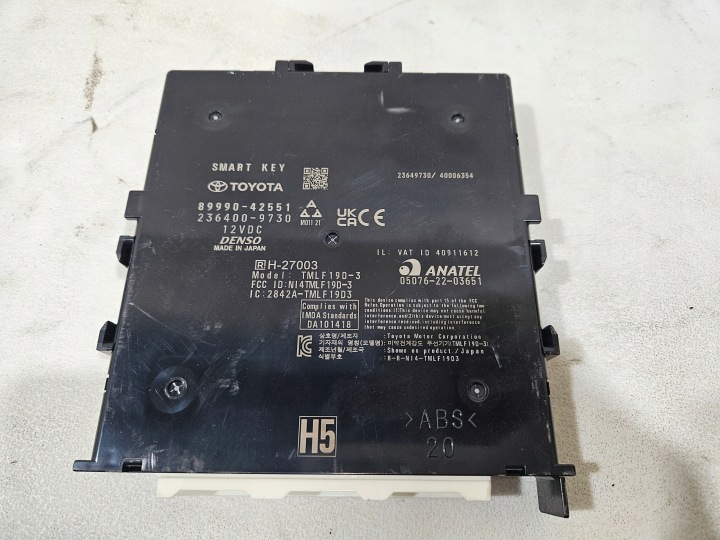 TOYOTA RAV4 V XA50 2019-2026 Älyavainmoduuli 89990-42551