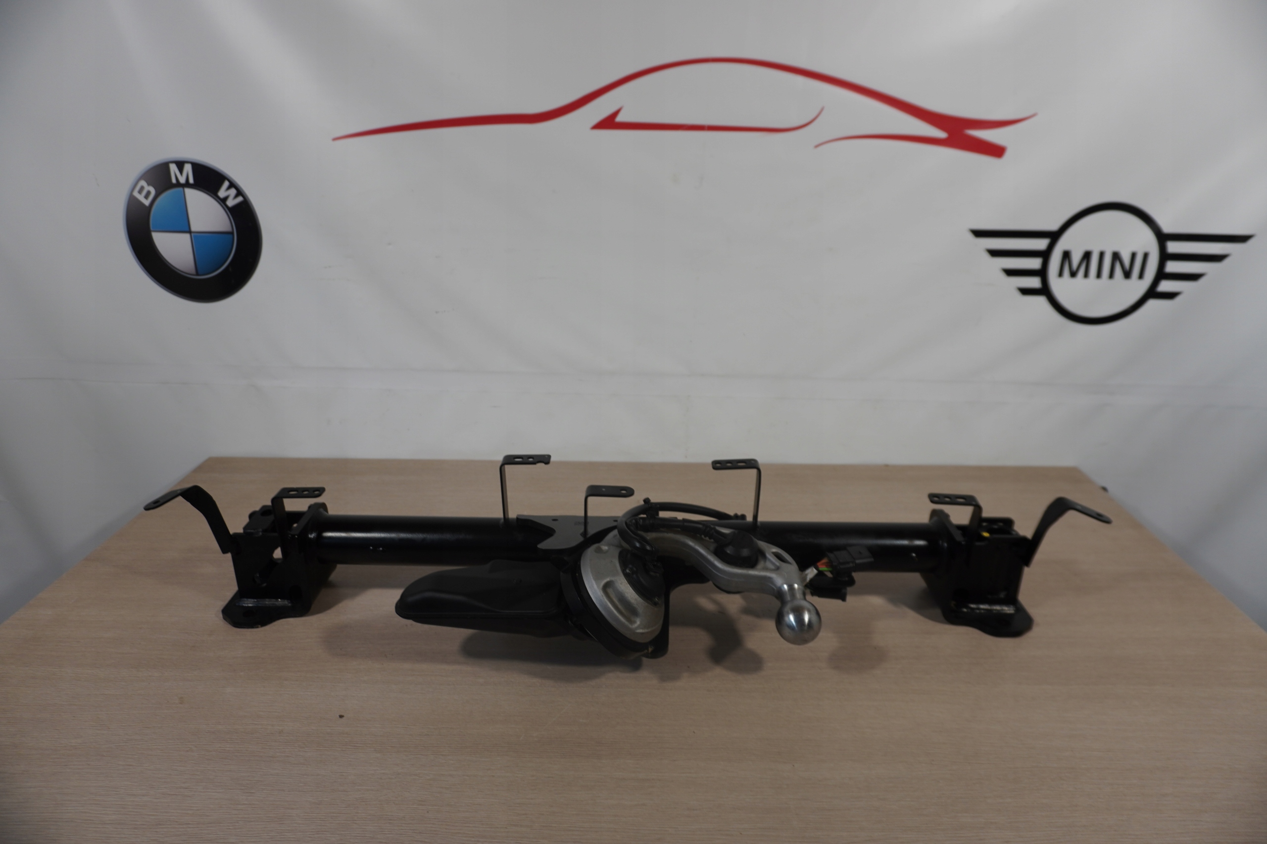 BMW 5 G60 G61 Electric Tow Hitch 5A07097 image 6