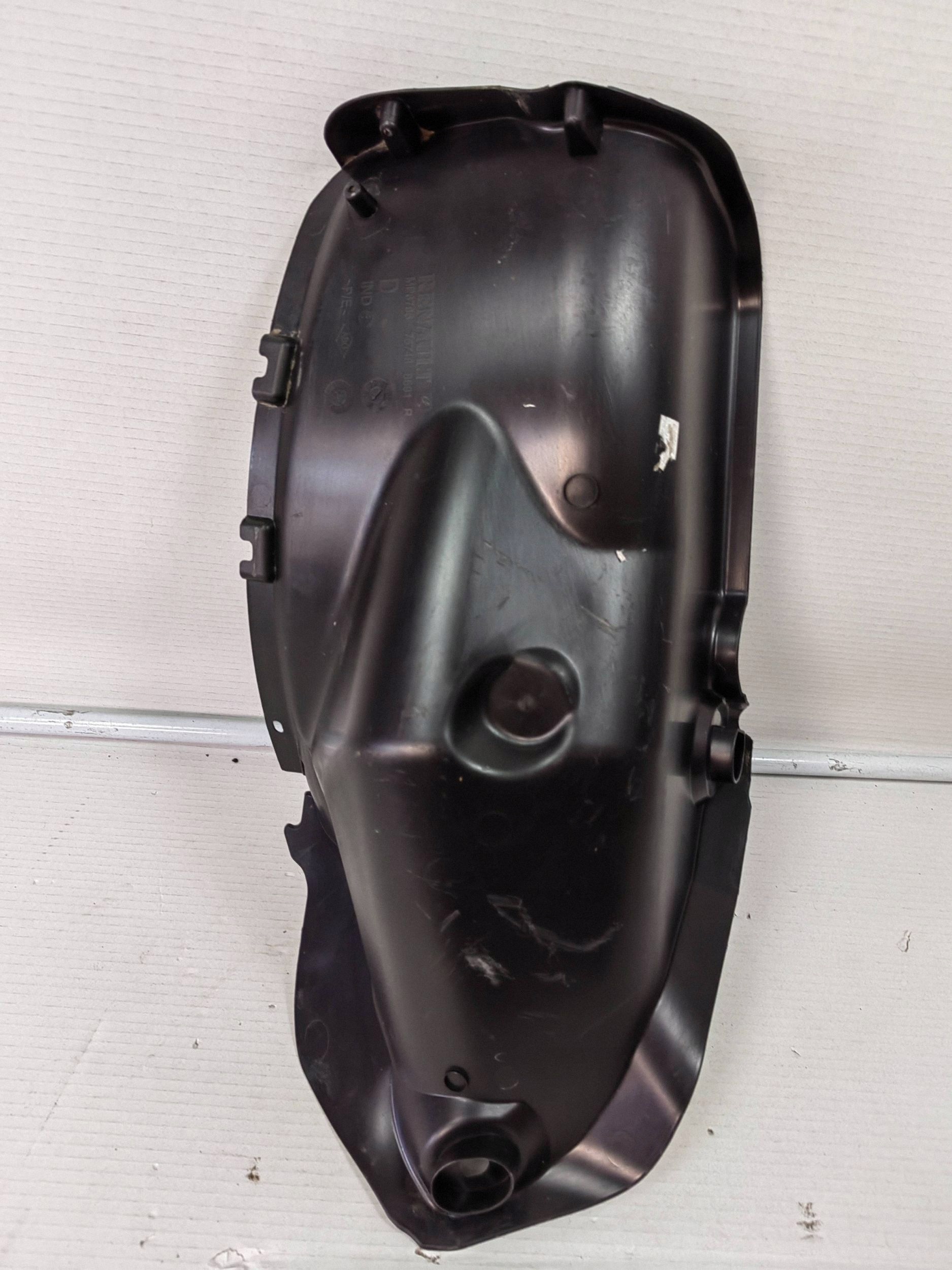 Oikea Takakaarre Dacia Dokker OEM 767488691R