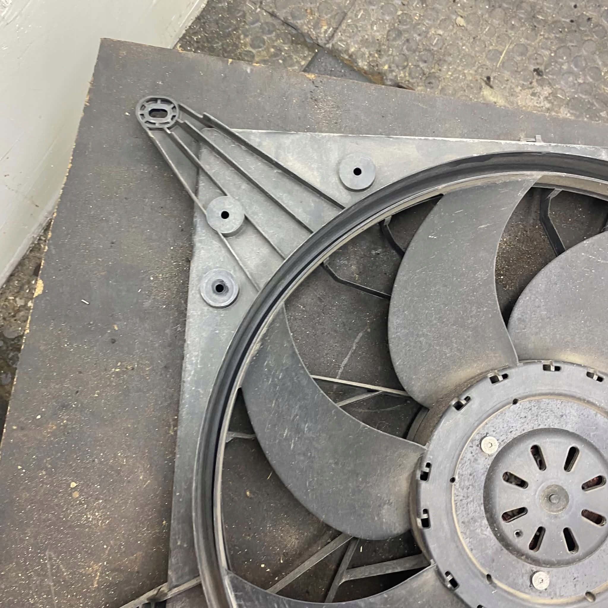 Volvo OE 30612864 Elektromotor, Kühlerlüfter