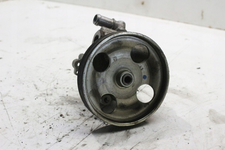 Ohjaustehostimen pumppu 9636086680 Peugeot Citroen 607 807 C8 2.0 2.2 HDI