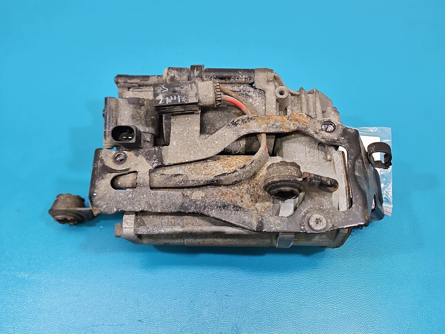 Mercedes-Benz A2133200104 Compressor de suspensão image 5