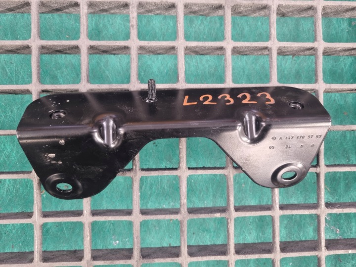 Mercedes W447 Vito V-Class AdBlue Tank Mount Bracket A4474709700