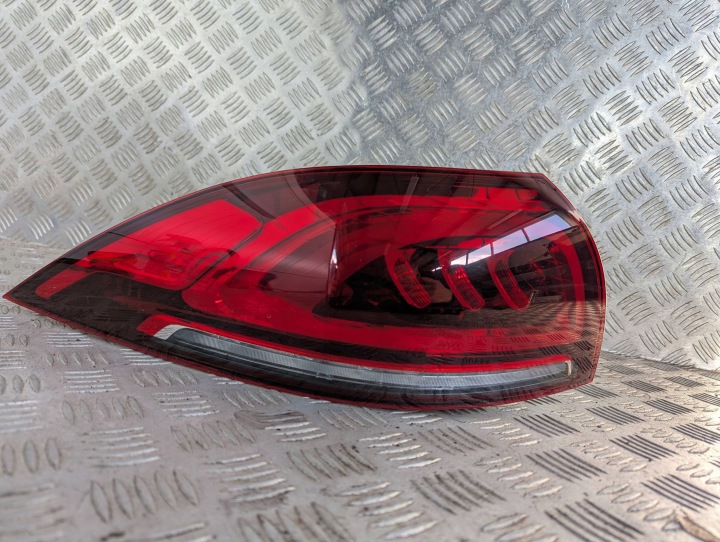 Mercedes GLE W167 2018-2023 Heckleuchte links