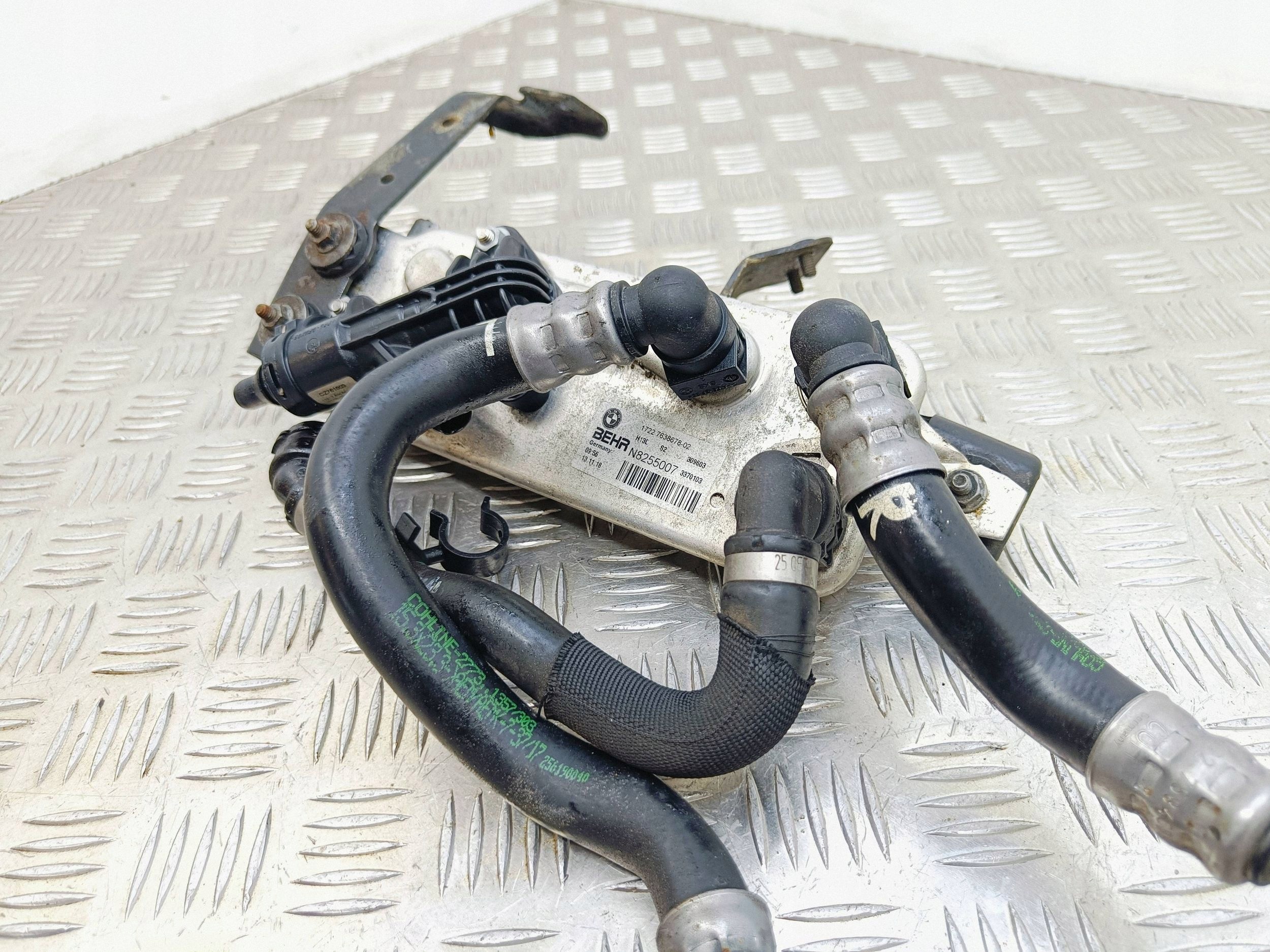 Arrefecedor óleo caixa BMW OE 17227638678 Usado image 3