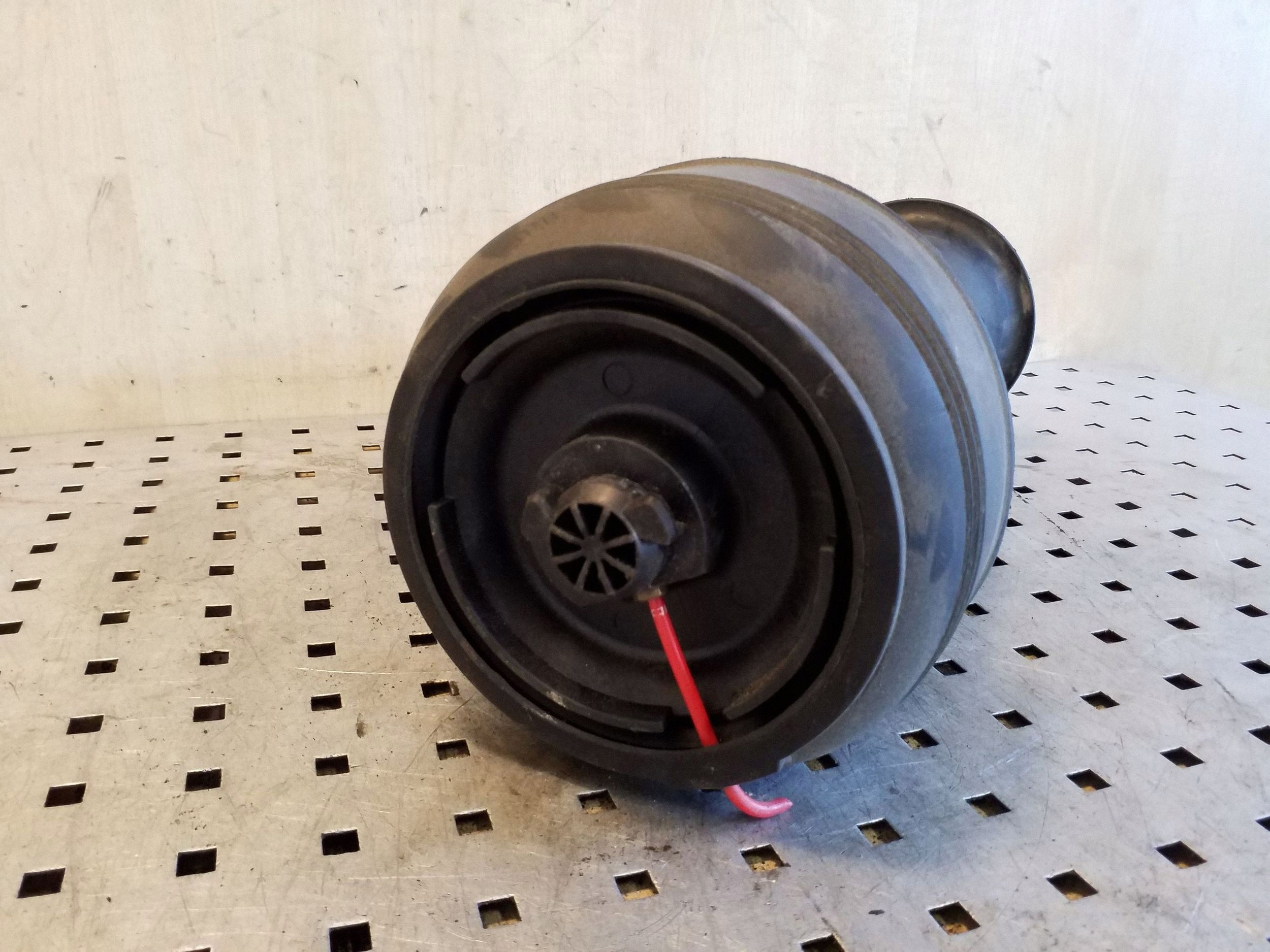 BMW X5 E70 Hintere Luftfederbalg OEM 2C796115280 image 3