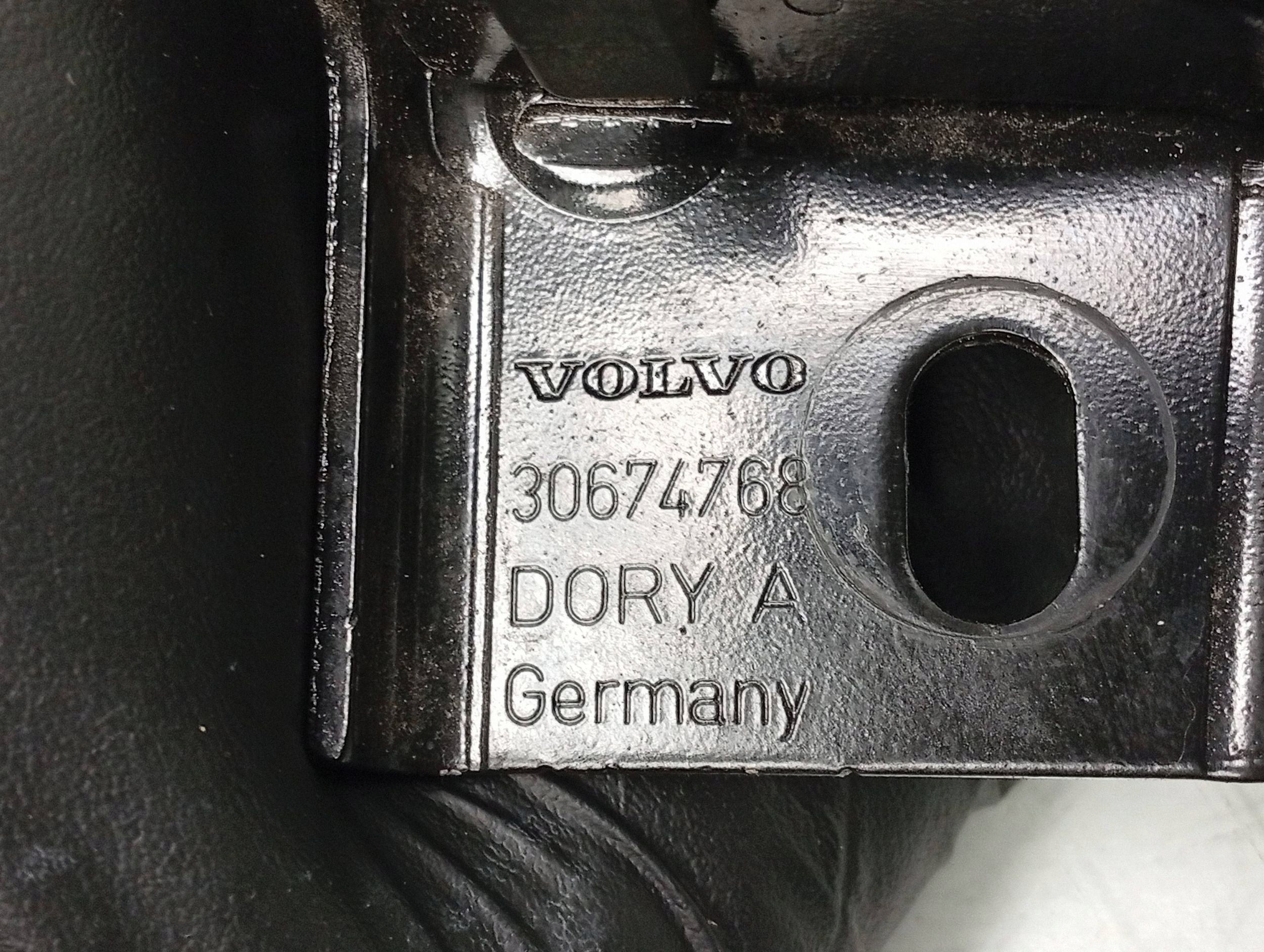 Cerrojo de maletero Volvo XC90 OEM 30674768 image 4