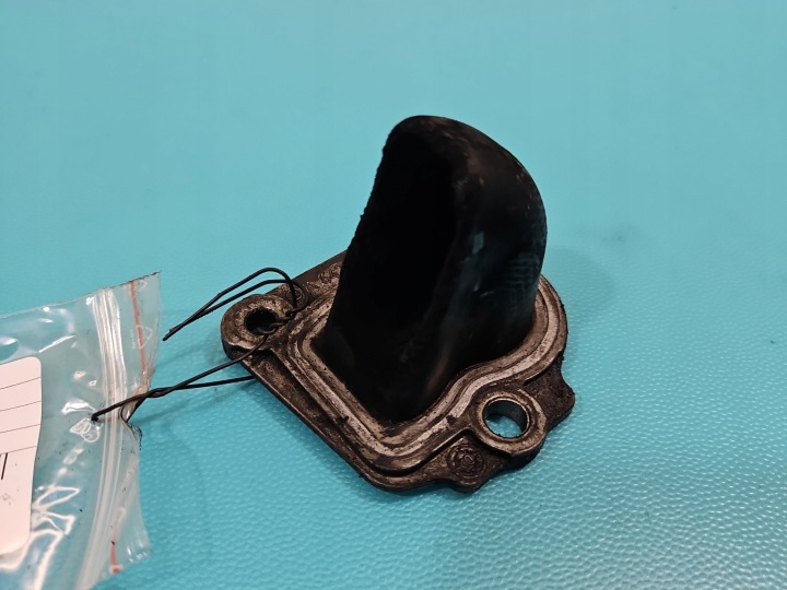 Pakokaasun EGR-putki Mercedes CLS II C218 A6421402708