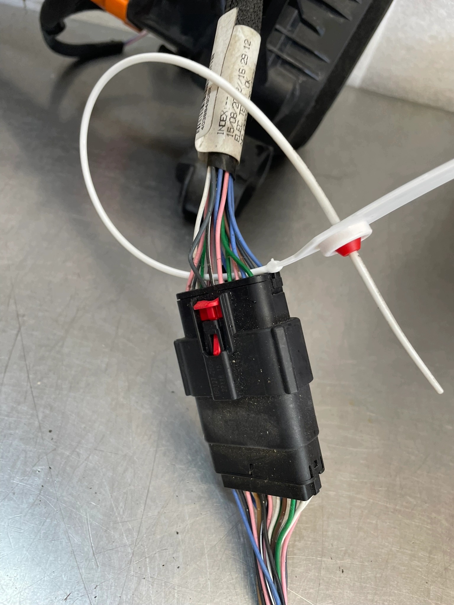 Ladebuchse OEM 296950757R für Renault Megane V image 5