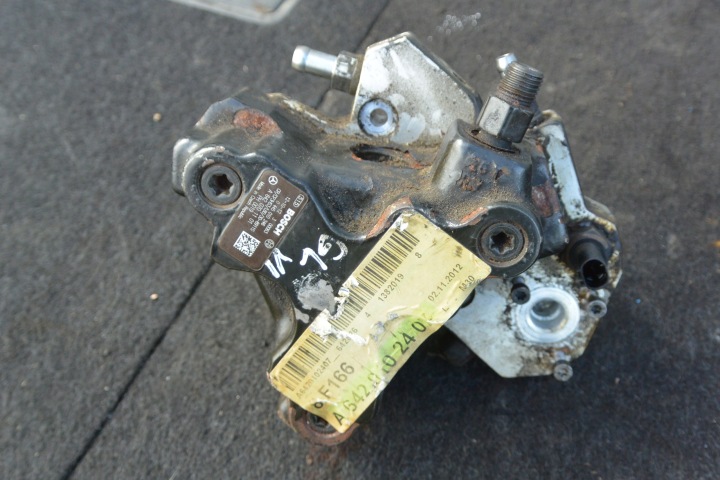MERCEDES 3.0 CDI RUISKUTUSPUMPPU 0445010246 A6420701101 A6420101808 ALKUP.