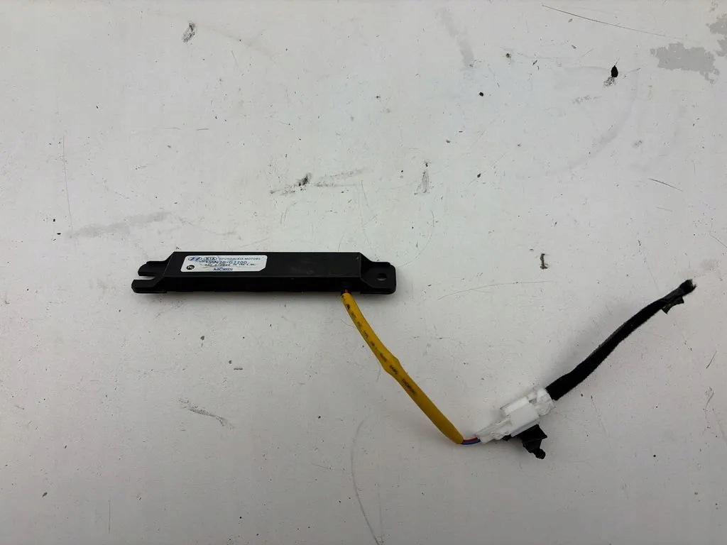 Antena Interna Kia Niro OEM 95420-G2200 (2018-2022) image 2