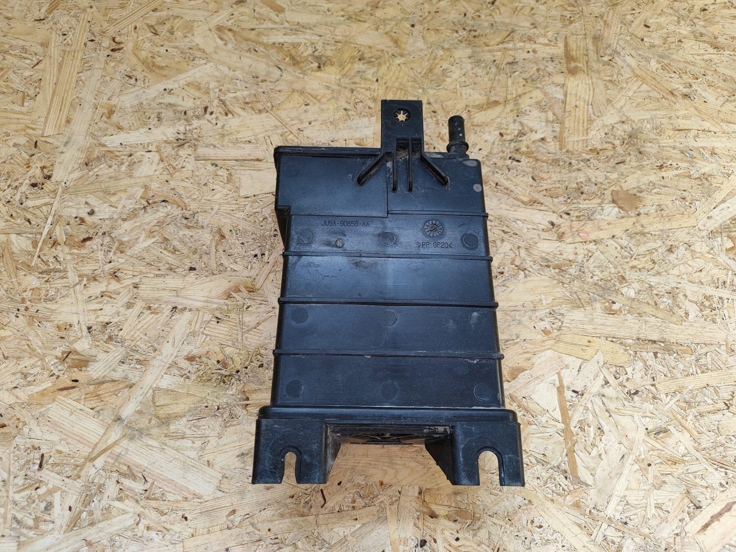 Ford OEM JX61-9E857-GA hiilifilteri Kuga III MK3:lle