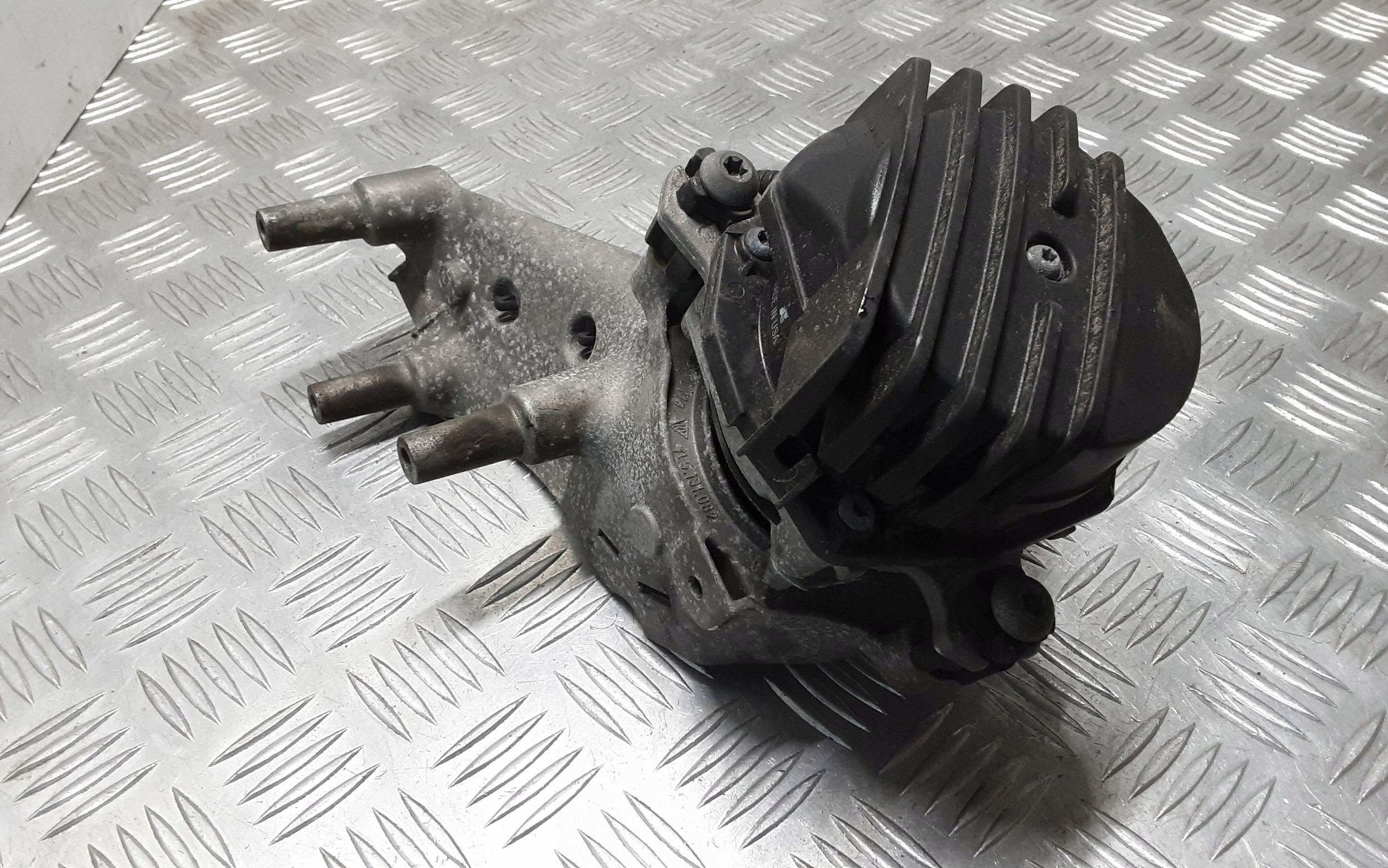 Porsche Cayenne Timing Belt Tensioner OEM 7L5131082