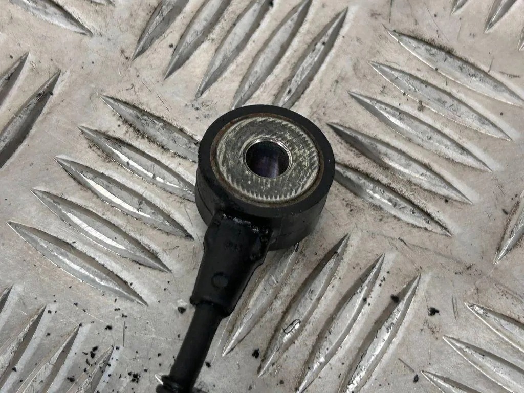 Sensor de batida Audi OEM 06E905377A 2.0 TFSI image 3