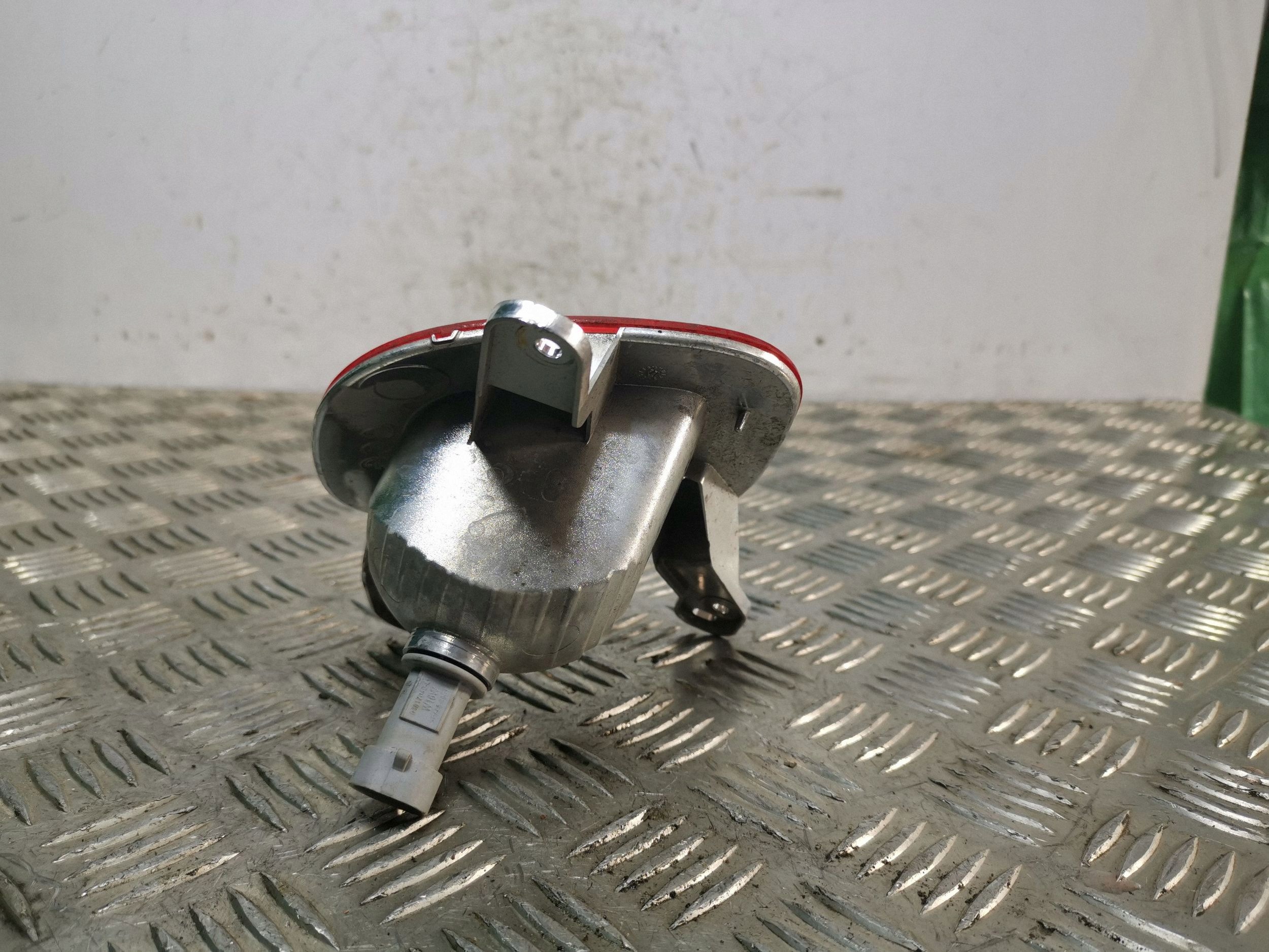 Jeep Renegade peruutusvalo vasen OEM 52100274 (18-23)