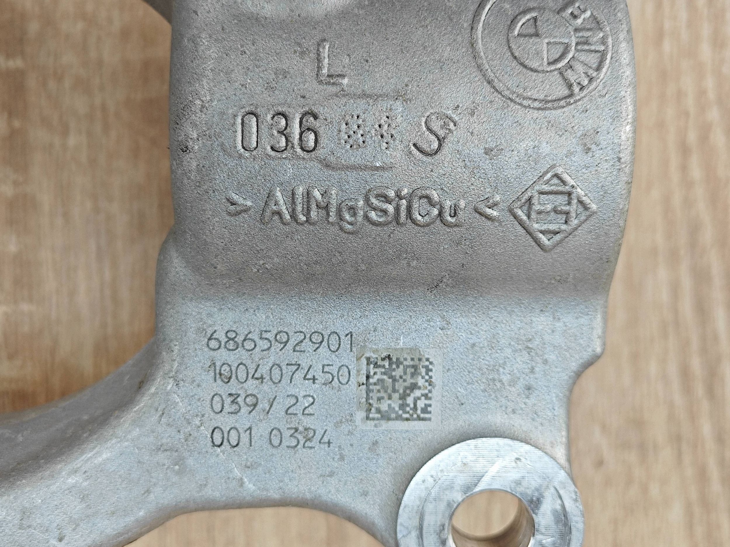 Suporte de amortecedor dianteiro esquerdo BMW OEM 6865929 image 6
