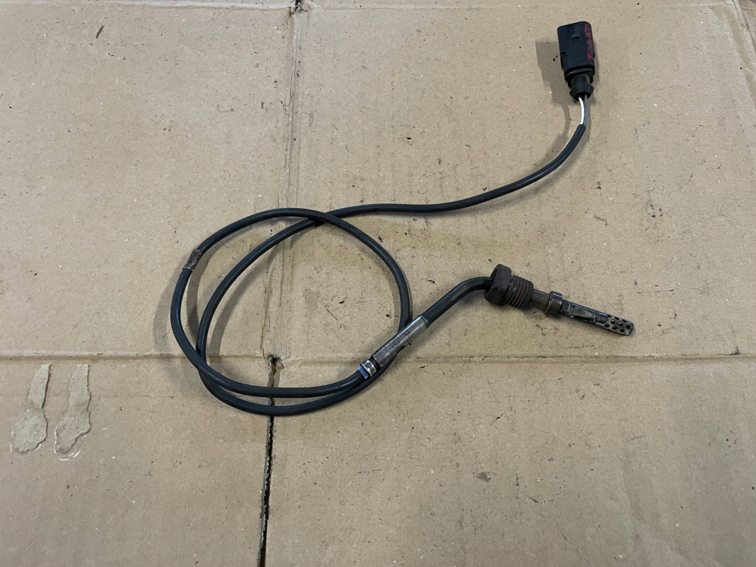 AUDI A4 B7 2.0 TDI Abgastemperatursensor 03G906088AP image 2