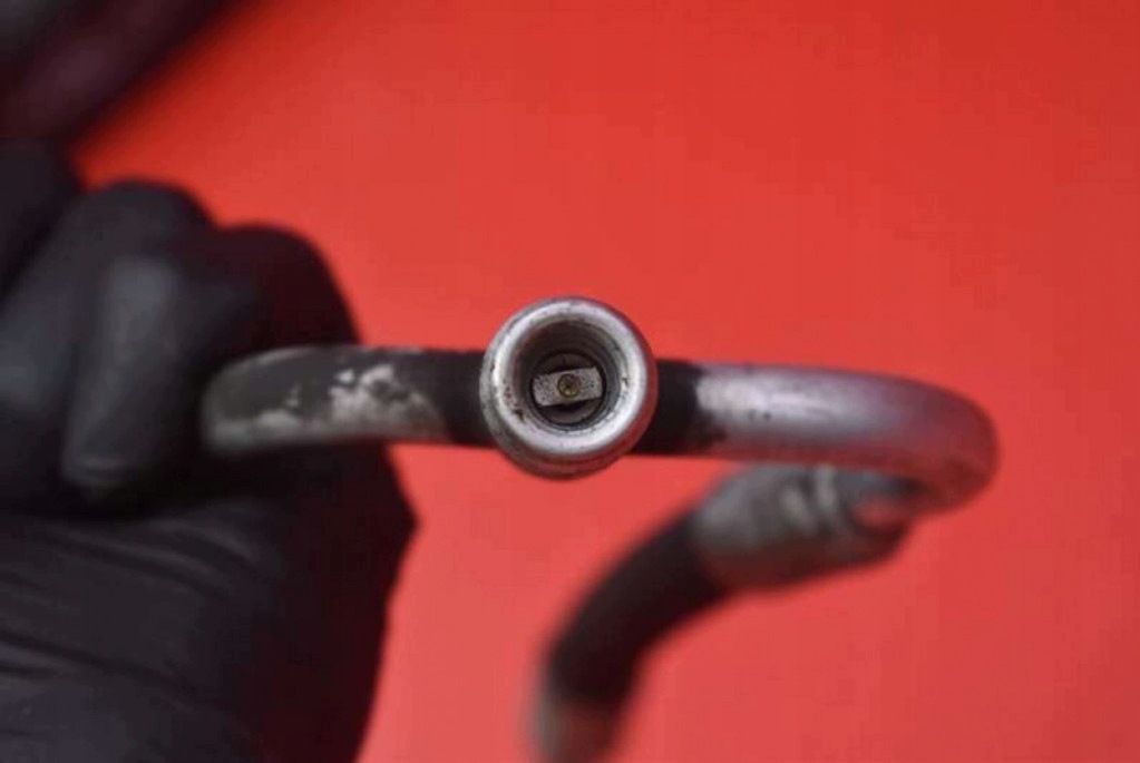Ilmastointiletku BMW e87 e90 e91 N46 2.0i image 6