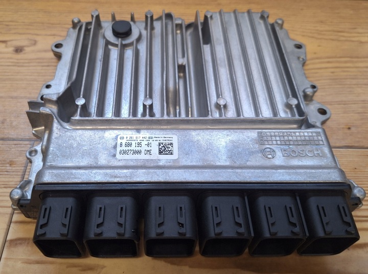 Moottorin ohjainyksikkö DME ECU BMW G30 G12 G01 G02 X3 B58