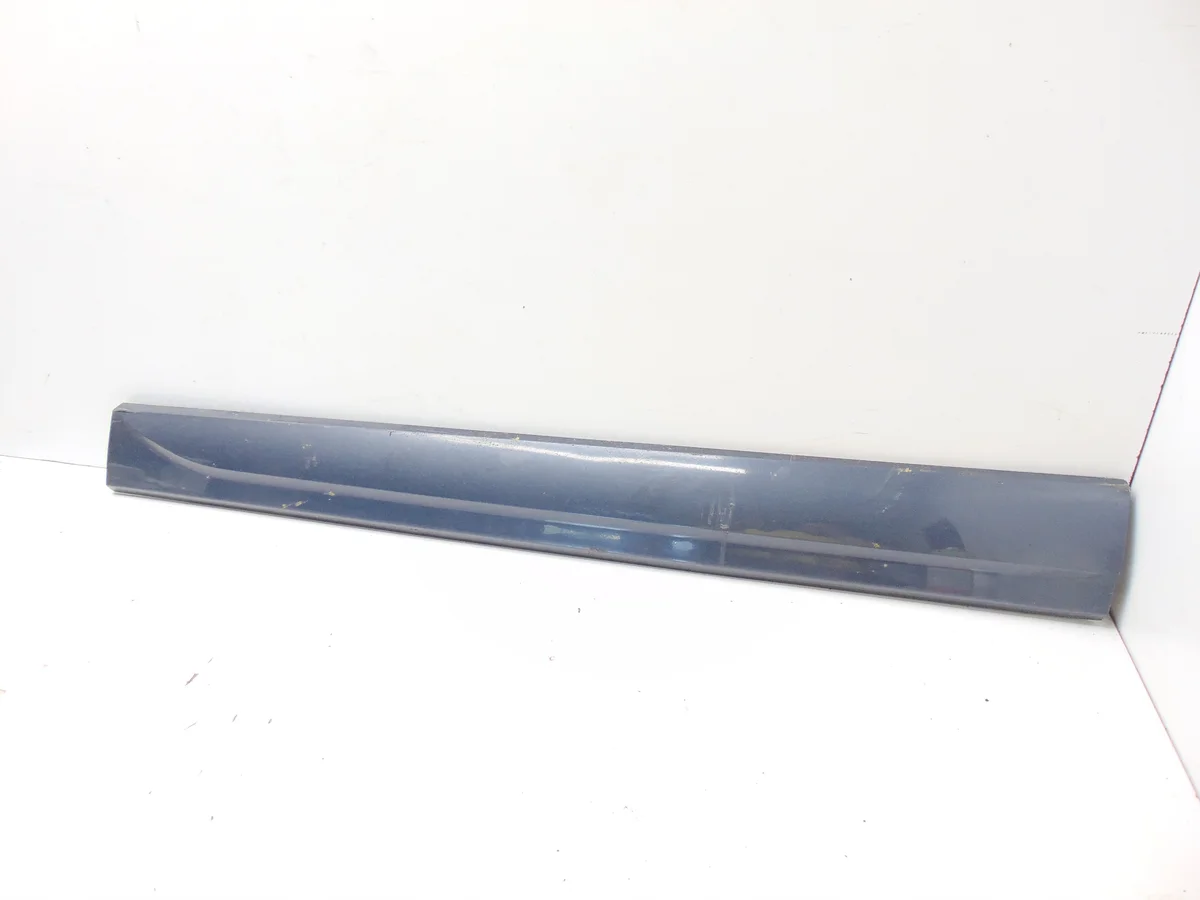 Audi Q5 8R etuoven listan suojalista OE