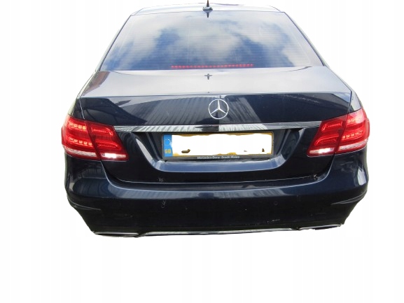 MERCEDES W212 2013 Takaperä kompakti puskuri luukku lamput neljännekset Avantgarde