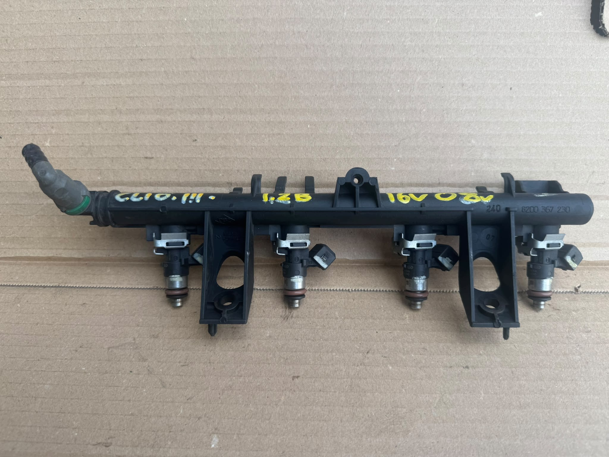 RENAULT CLIO III 07 R 1.2 Rampe d'injection Ensemble OEM image 2