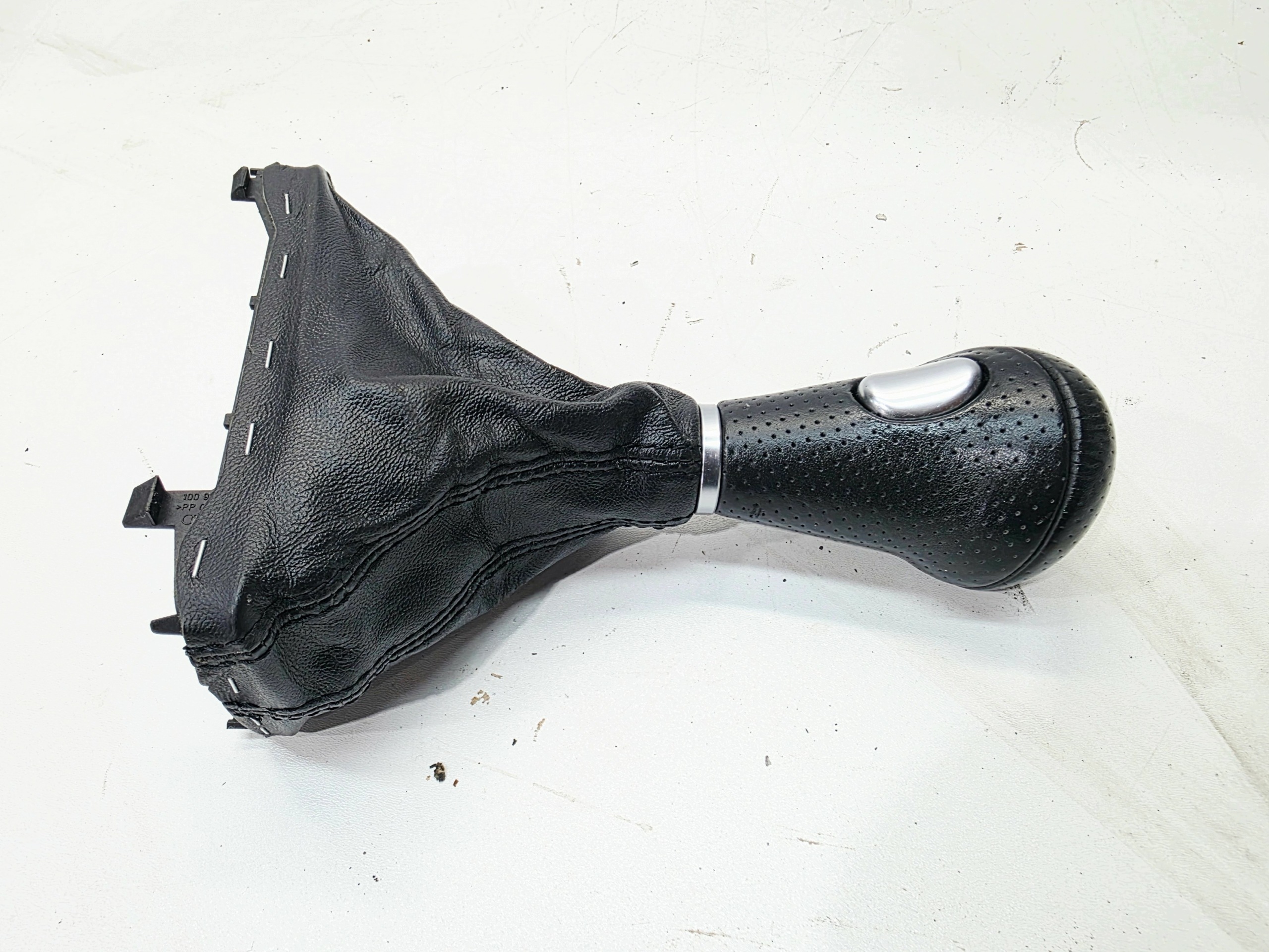 Audi Q7 4L I Automaatti Vaihteenvalitsin OEM 4L2713139L