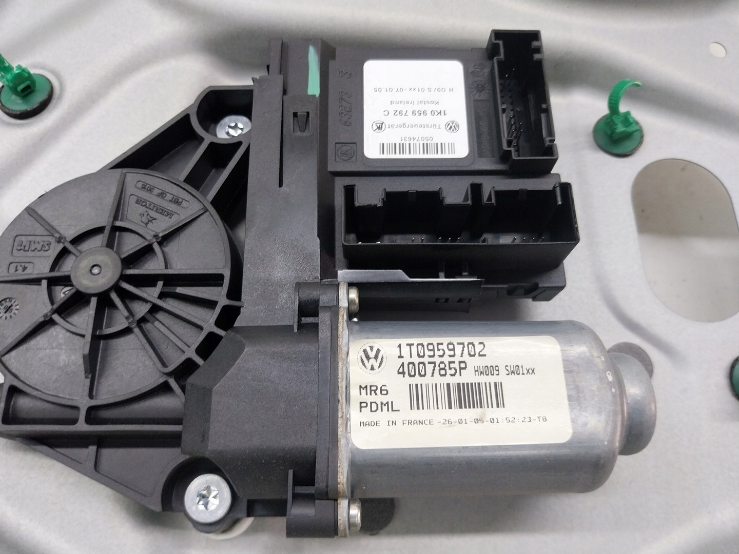 Skoda Octavia II Lift voor rechts raammotor OEM 1T0959702 image 3