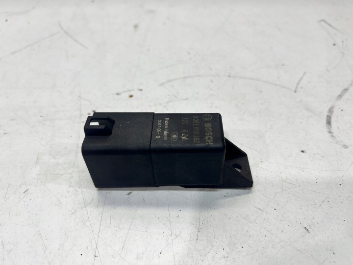 Hehkutulpan rele Audi VW Seat 4M0907282F