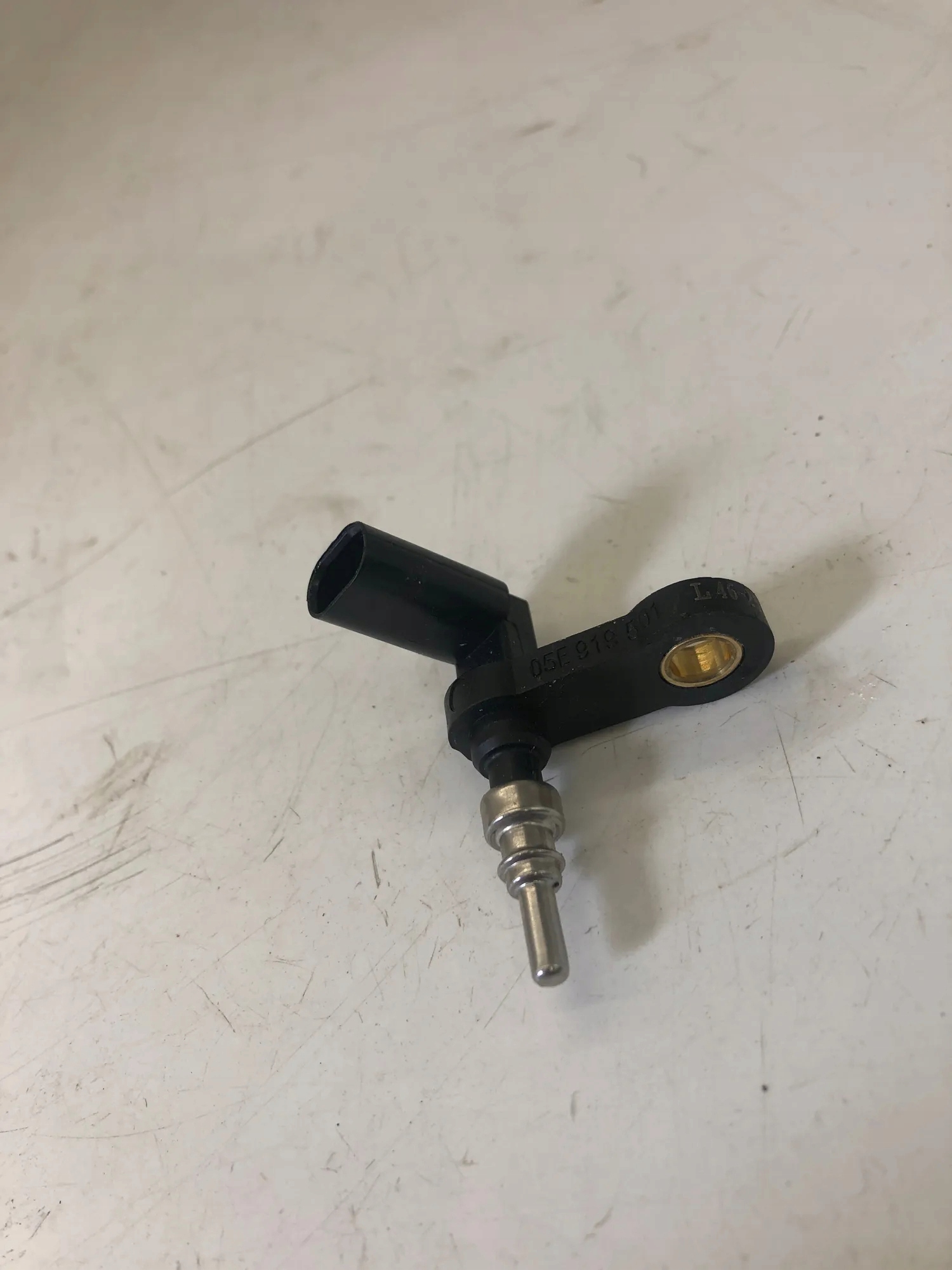 Kühlmitteltemperatursensor SEAT IBIZA V 05E919501 image 3