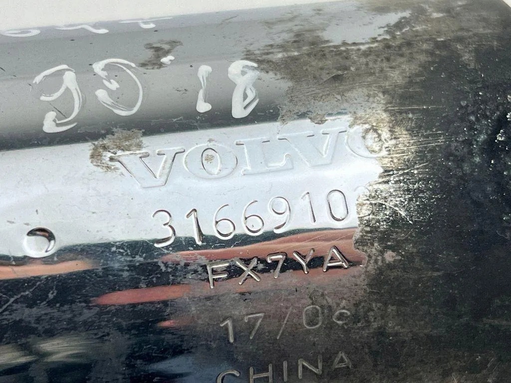 Auspuffendrohr OEM 31669103 für Volvo S90 2.0L Diesel