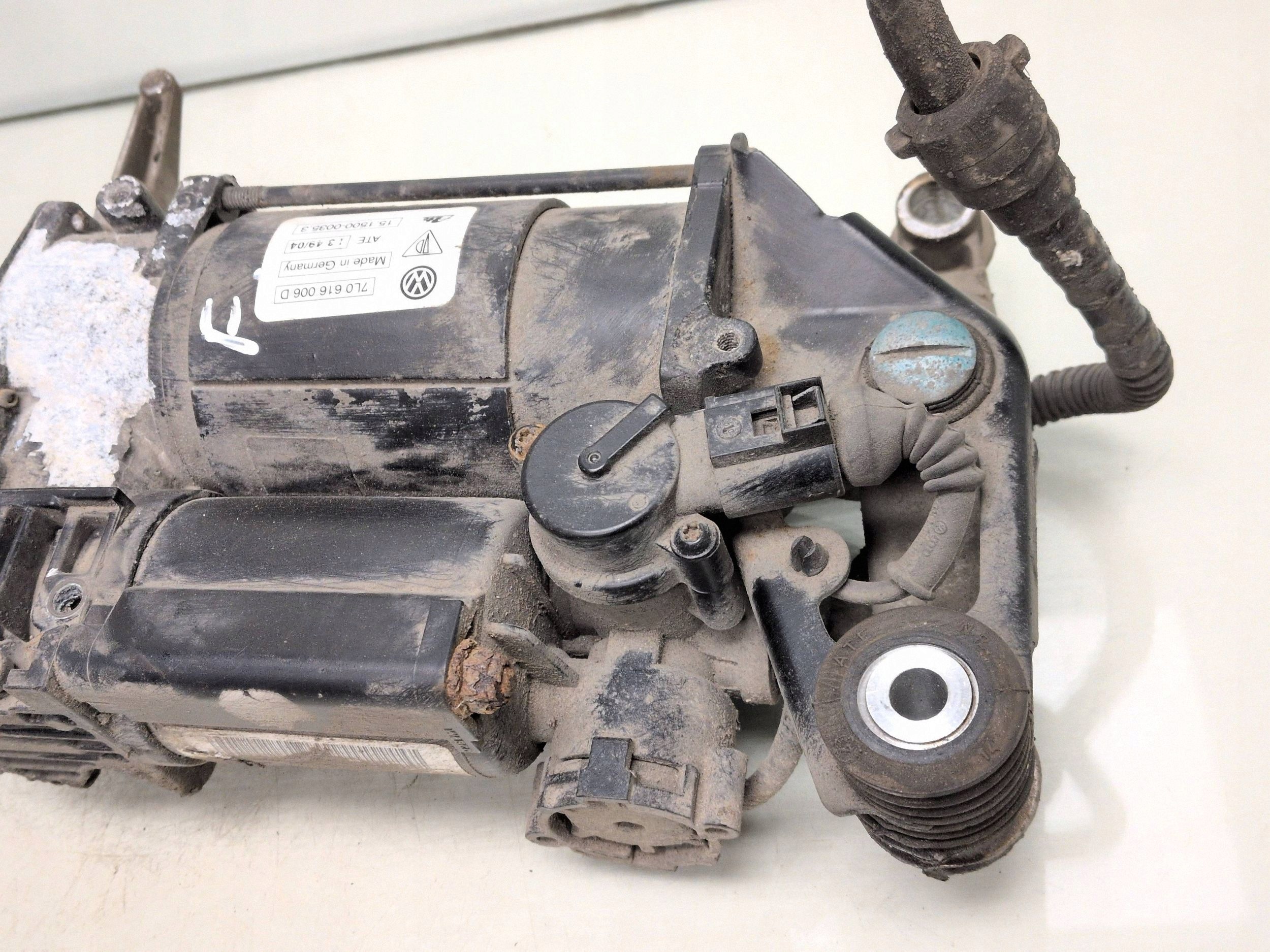 Käytetty Volkswagen OE 7L0616006D Ilmajousituskompressori