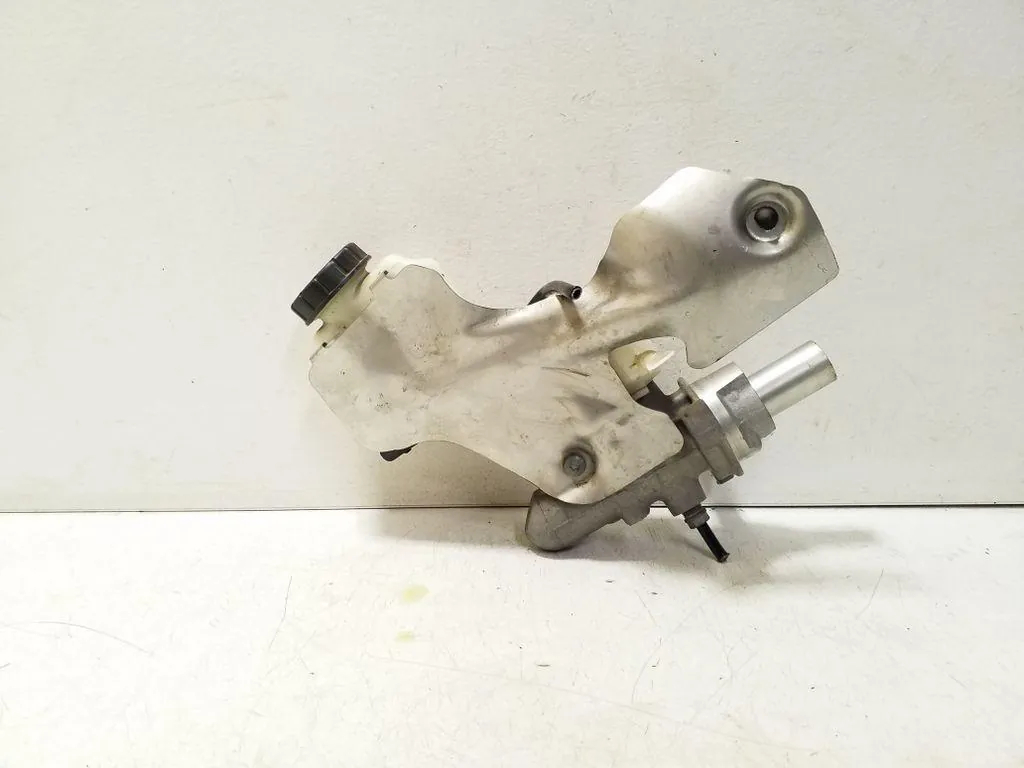 Cilindro de travão VW OEM 02048644P9 - Peça usada image 4