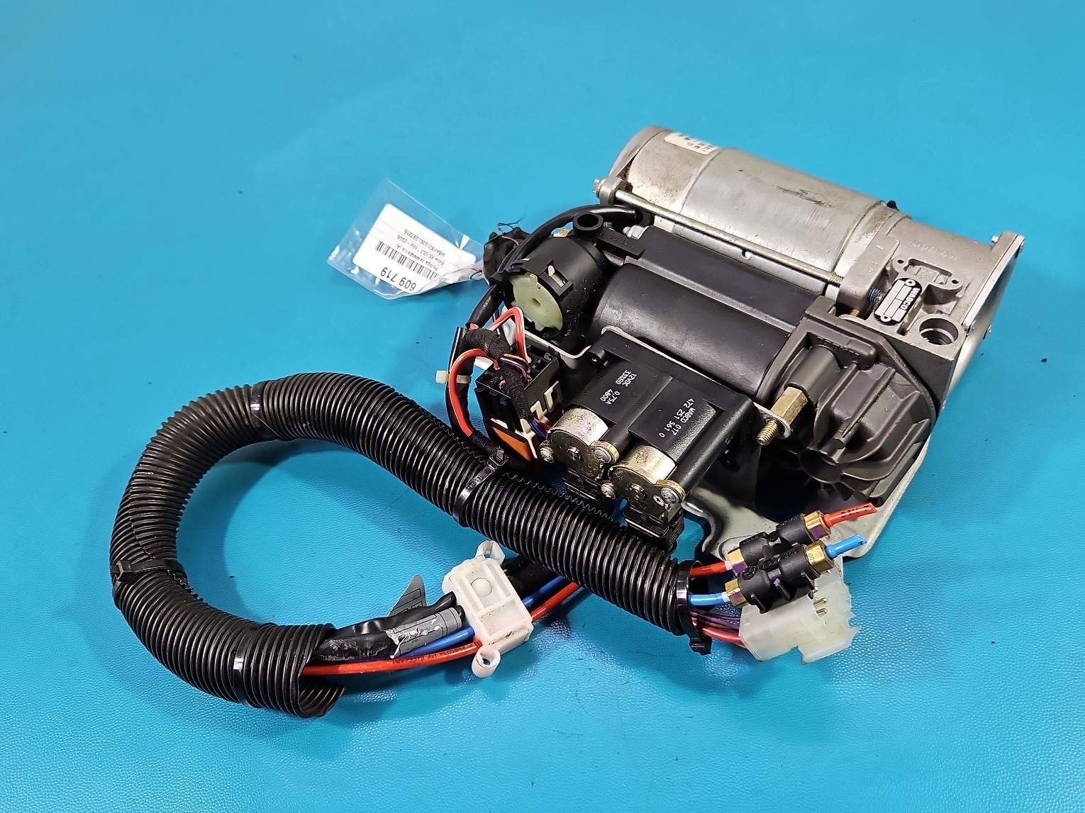 BMW OE 4430200111 Luftfederungskompressor image 4