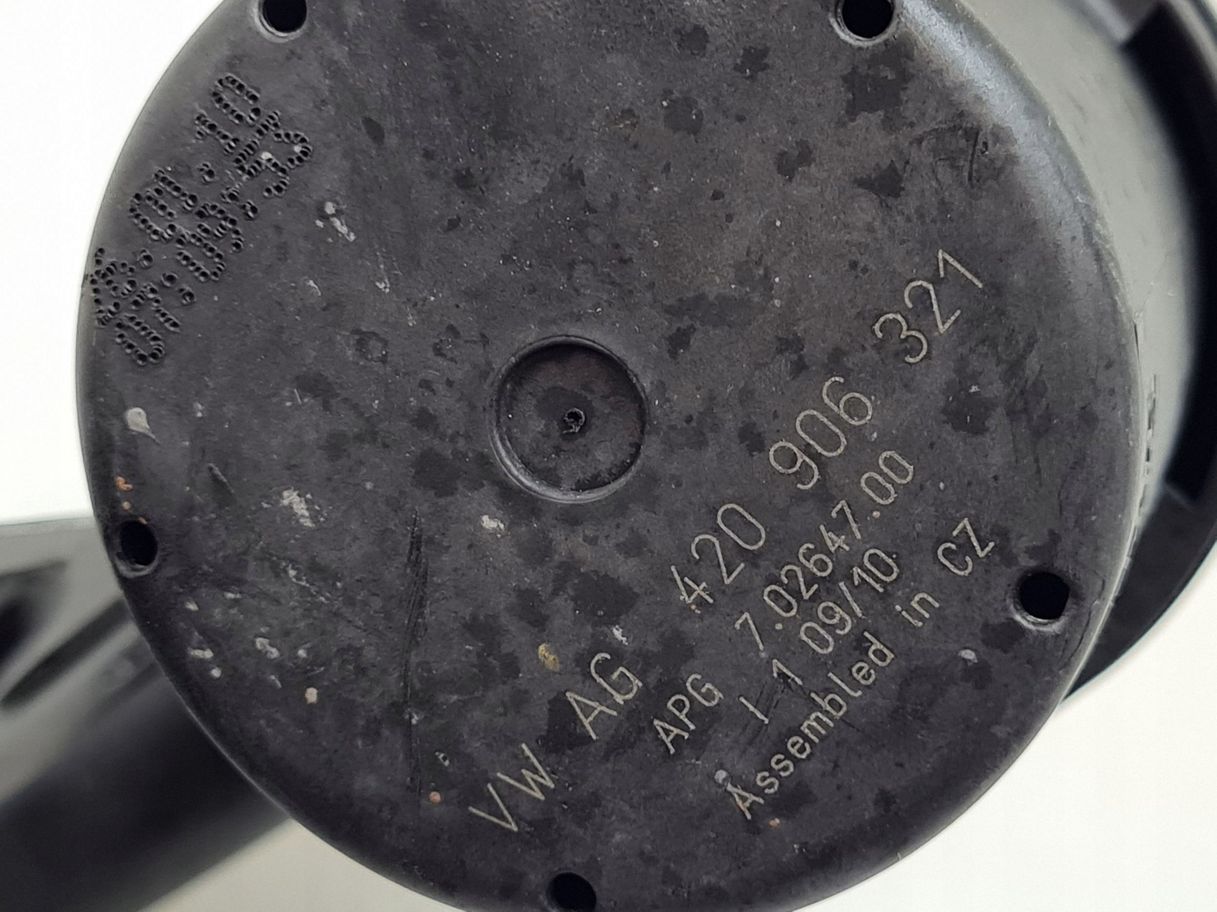 Pompe à air secondaire Audi R8 OEM 420906601B image 6