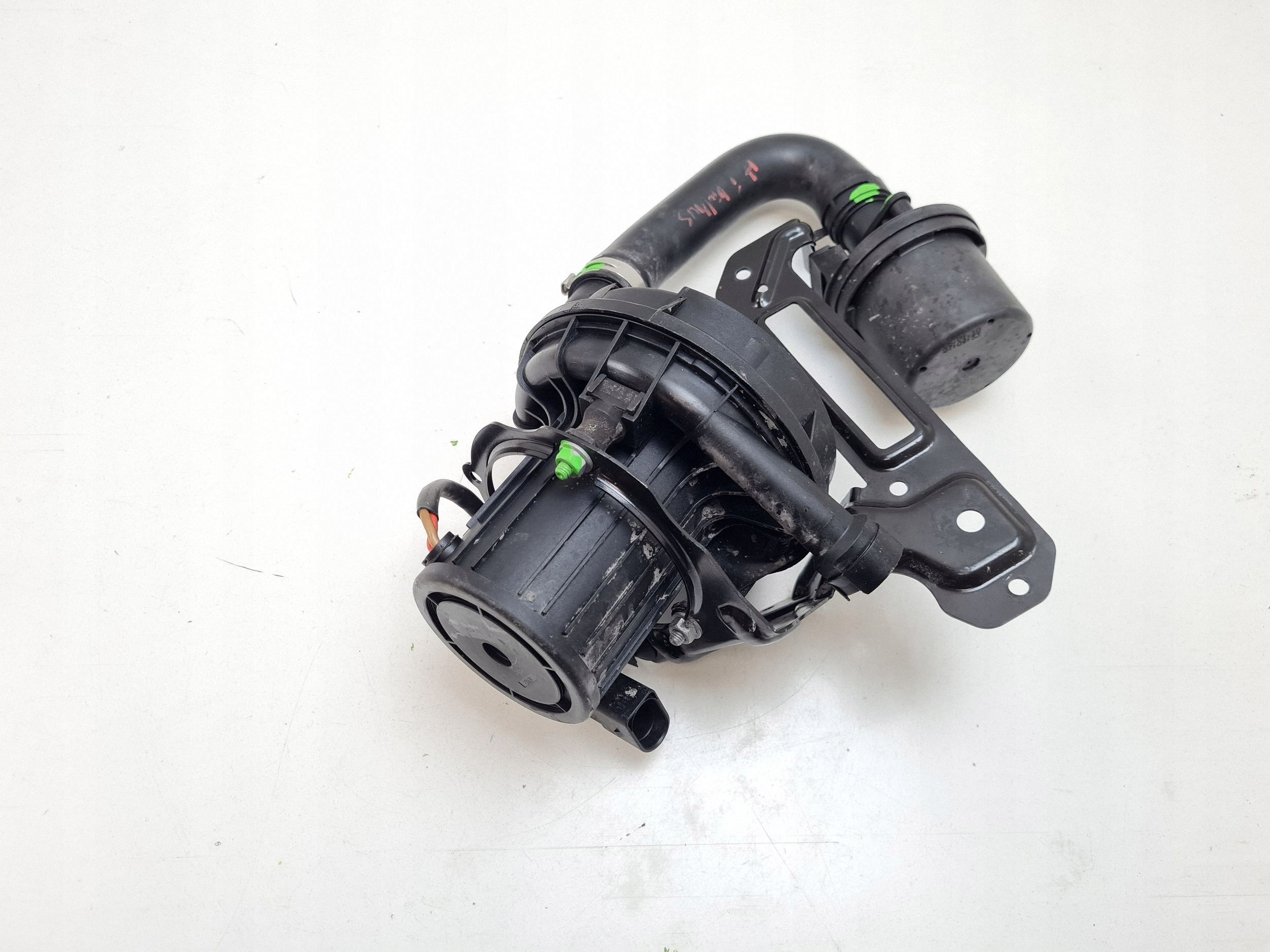 Pompe à air secondaire Audi R8 OEM 420906601B image 7