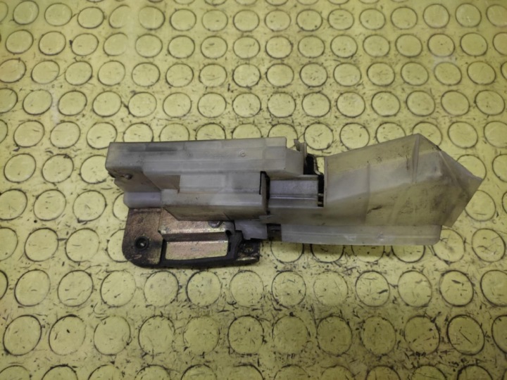 VW T4 Türschloss links vorne 701837015C