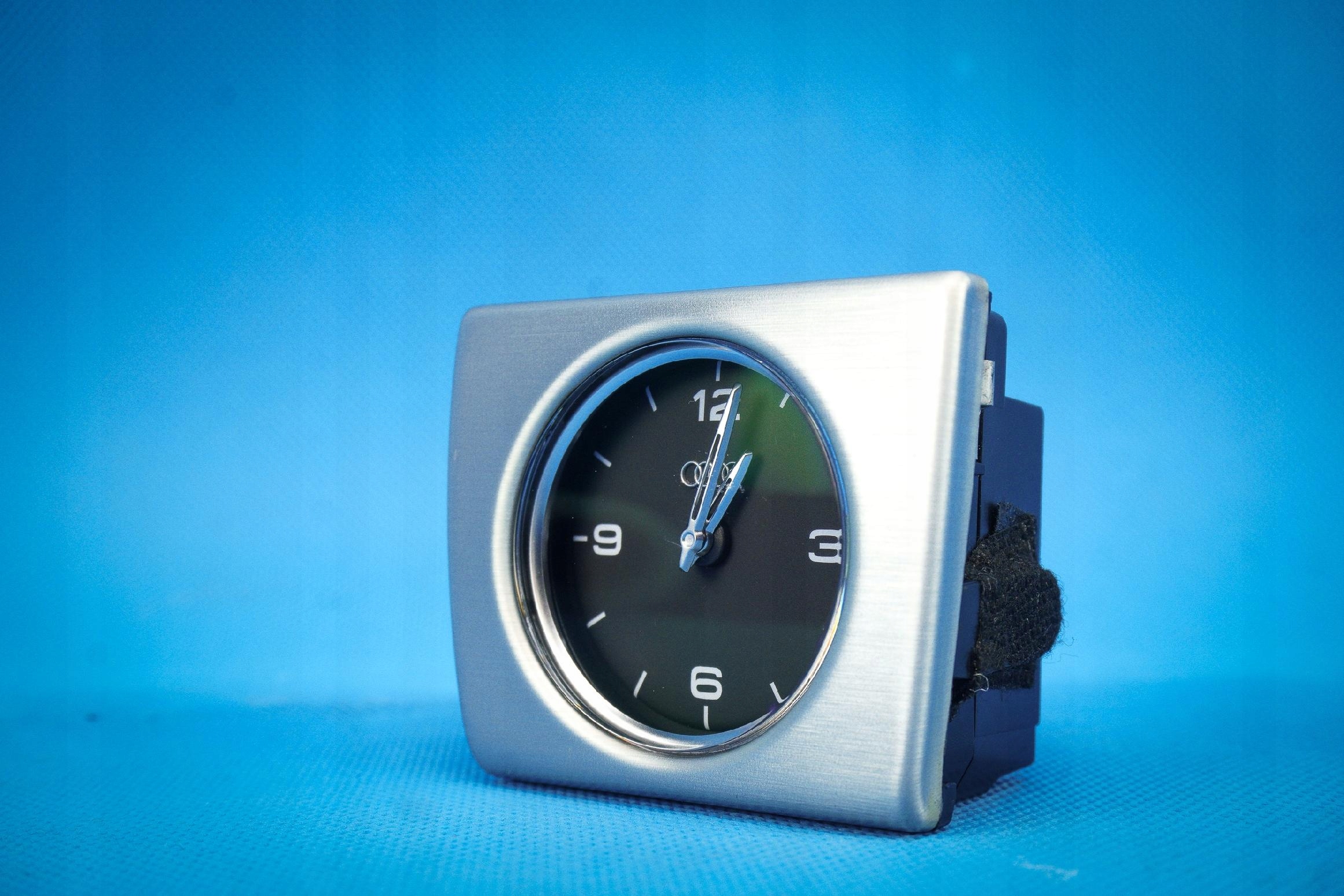 Horloge console Audi A8 S8 4H 4H0919204Q image 3