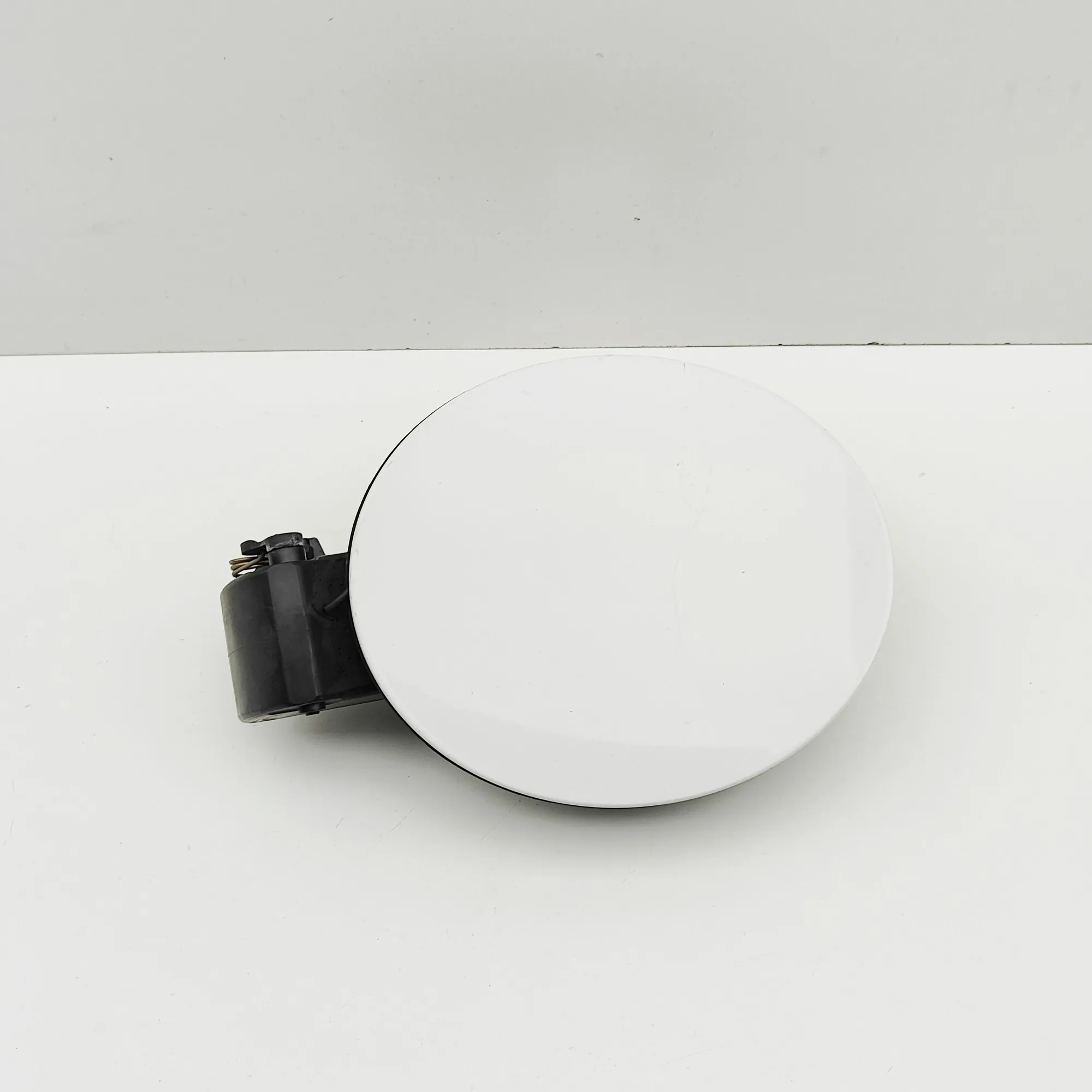 Brandstoftankklep OEM HY3227936BA voor Land Rover L462 image 2