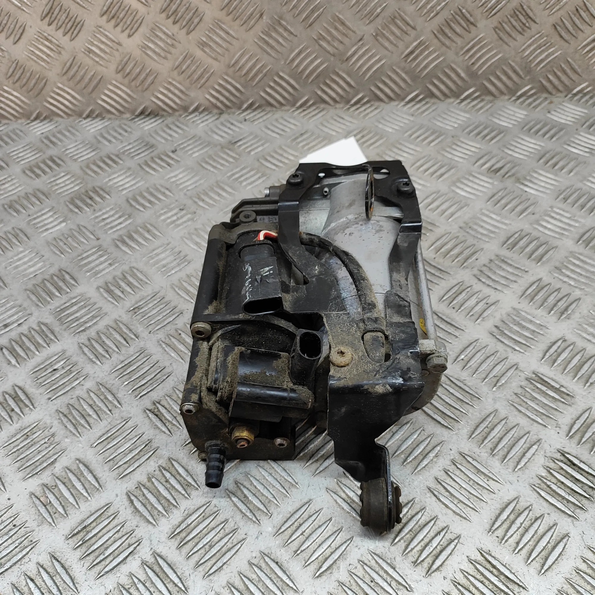 Mercedes W205 Federungskompressor OEM A2053200104
