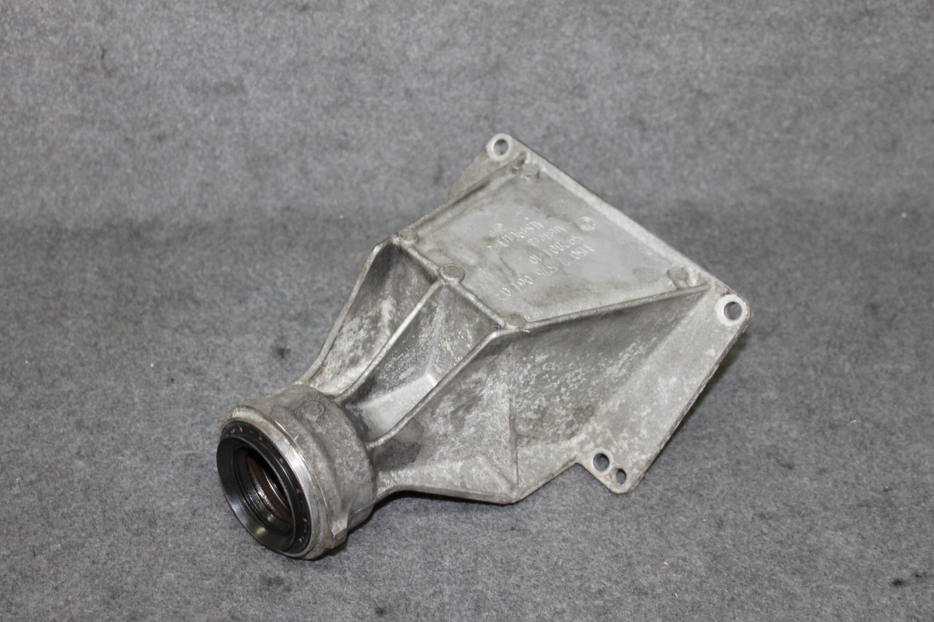 BMW X1 E84 aandrijfaslagersupport OEM 31507575061 image 2