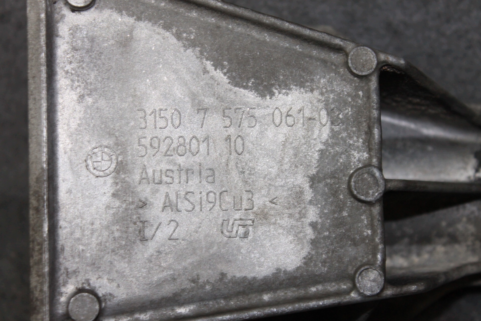 BMW X1 E84 aandrijfaslagersupport OEM 31507575061 image 5