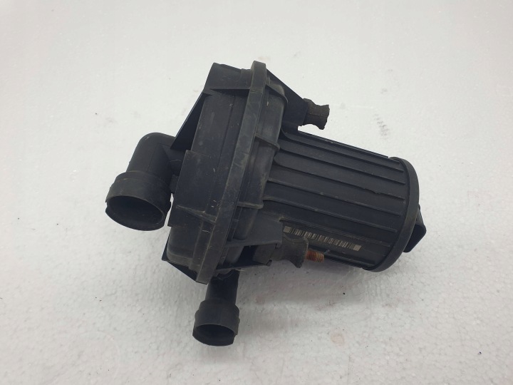 Sytytyspuola Audi A4 S4 B6 8E 8H 2002 8E0906613B