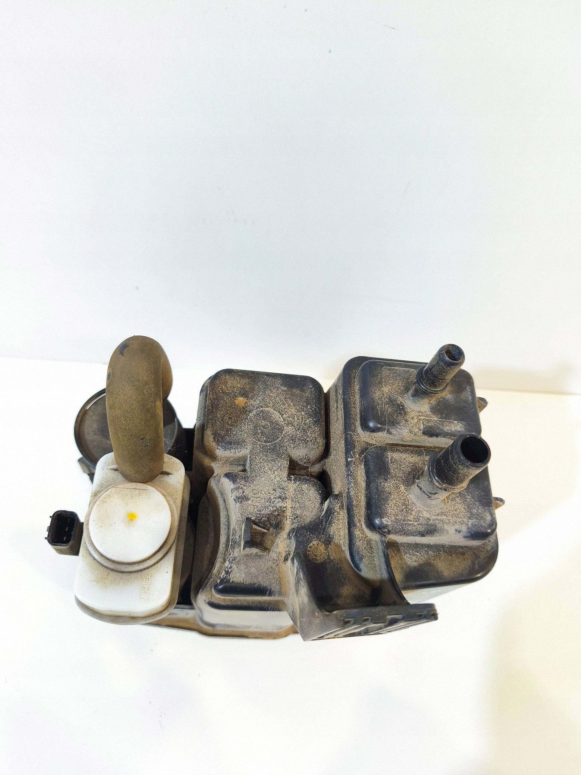 Chrysler Pacifica Takaosa OEM 52030368AD image 4