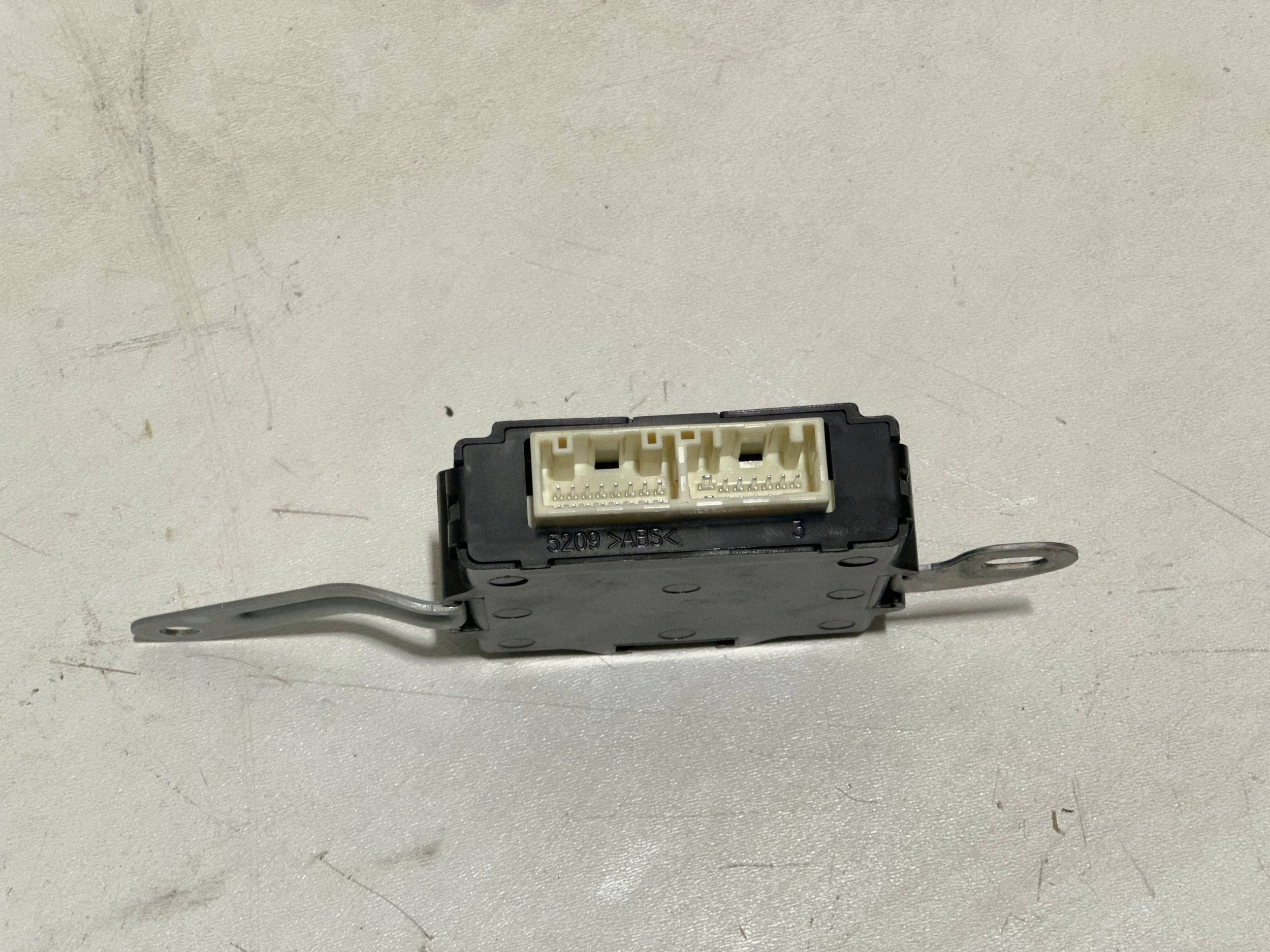 Módulo de espejo Toyota Highlander OEM 894300E170 image 3