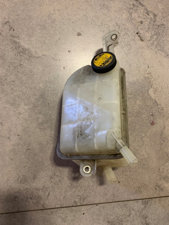 Jäähdytysnesteen paisuntasäiliö Auris I Corolla E15 1.6 bensa
