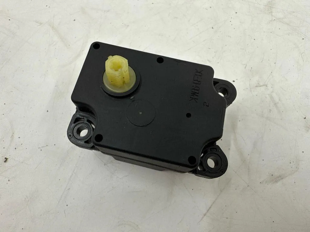 Motor de válvula Volvo OEM 30676511 para XC90 I 2004 image 3