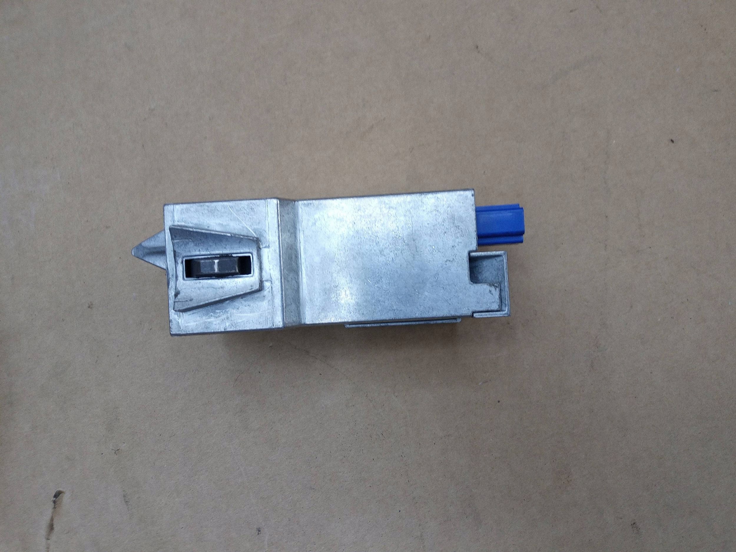 Ohjauslukitus OEM 7G91-3F880 Fordille