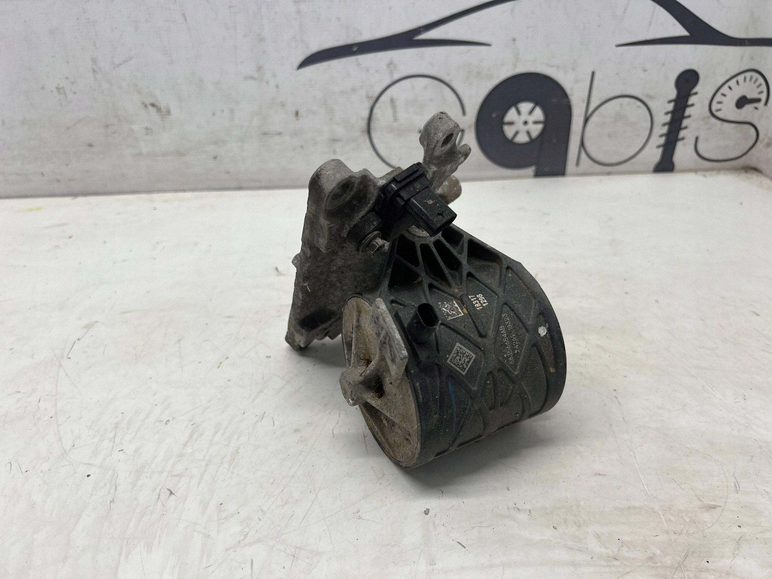 Dodge RAM 2019 Frontstoßdämpfer-Puffer OEM 68356654AB image 3