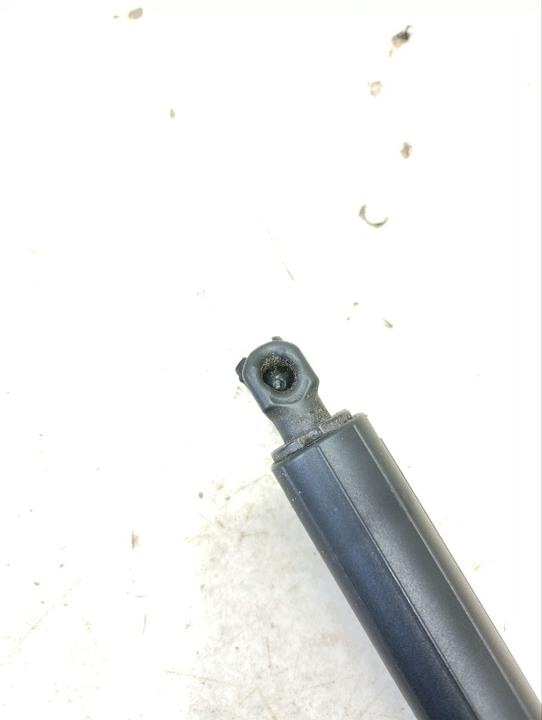 Jeep Grand Cherokee WL 2023 takaluukun jousi OEM 68371475AA